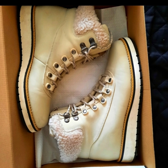 Women boots! Size 7, $ 50 - Picture 4 of 7